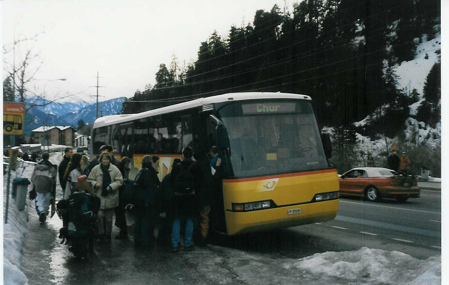 (028'804) - PTT-Regie - P 25'120 - Neoplan am 1. Januar 1999 in Laax, Rancho