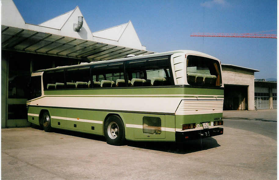 (030'133) - STI Thun - Nr. 43/BE 26'730 - Neoplan (ex AGS Sigriswil Nr. 2) am 17. Mrz 1999 in Thun, Garage