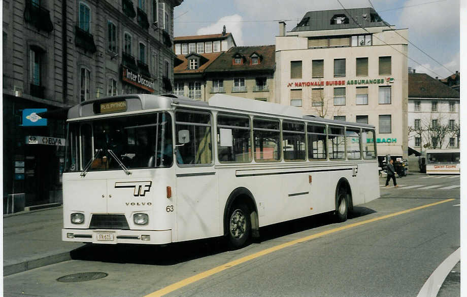 (030'609) - TF Fribourg - Nr. 63/FR 615 - Volvo/Hess am 3. April 1999 in Fribourg, Place Phyton