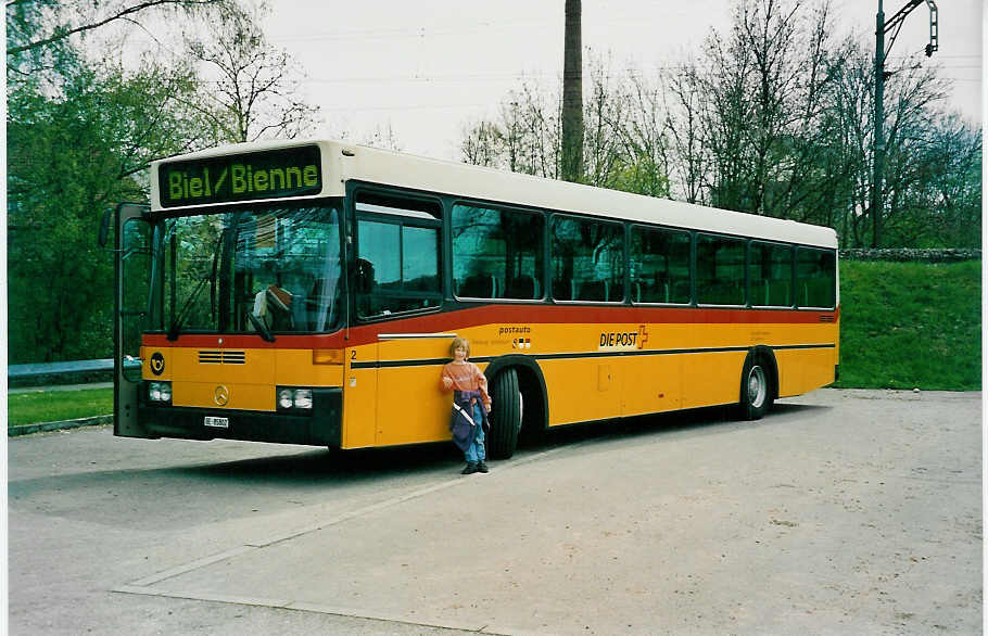 (031'107) - AVA Aarberg - Nr. 2/BE 85'802 - Mercedes/R&J am 23. April 1999 in Aarberg, Garage