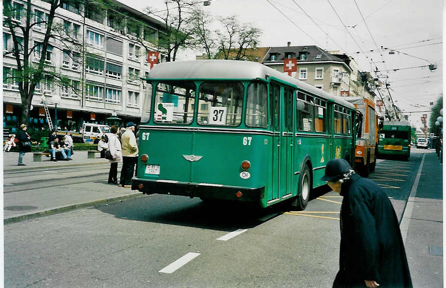 (031'124) - BVB Basel - Nr. 67/BS 1967 - FBW/FHS am 26. April 1999 in Basel, Claraplatz