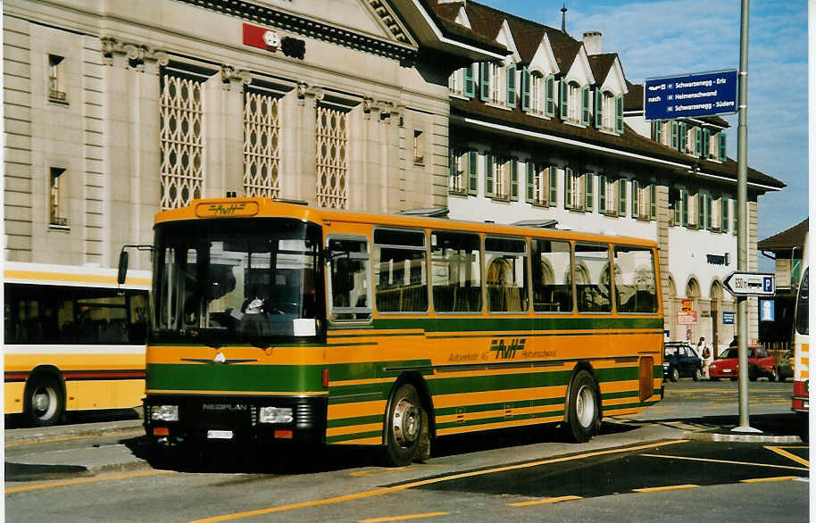 (031'432) - AvH Heimenschwand - Nr. 6/BE 151'197 - Neoplan/Lauber am 1. Mai 1999 beim Bahnhof Thun