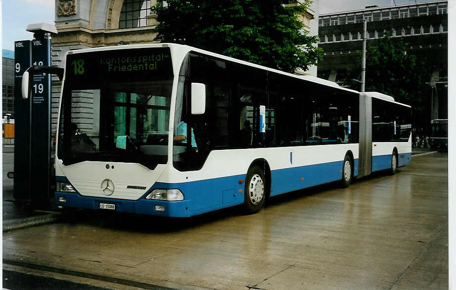 (032'926) - Heggli, Kriens - Nr. 711/LU 15'088 - Mercedes am 27. Juni 1999 beim Bahnhof Luzern