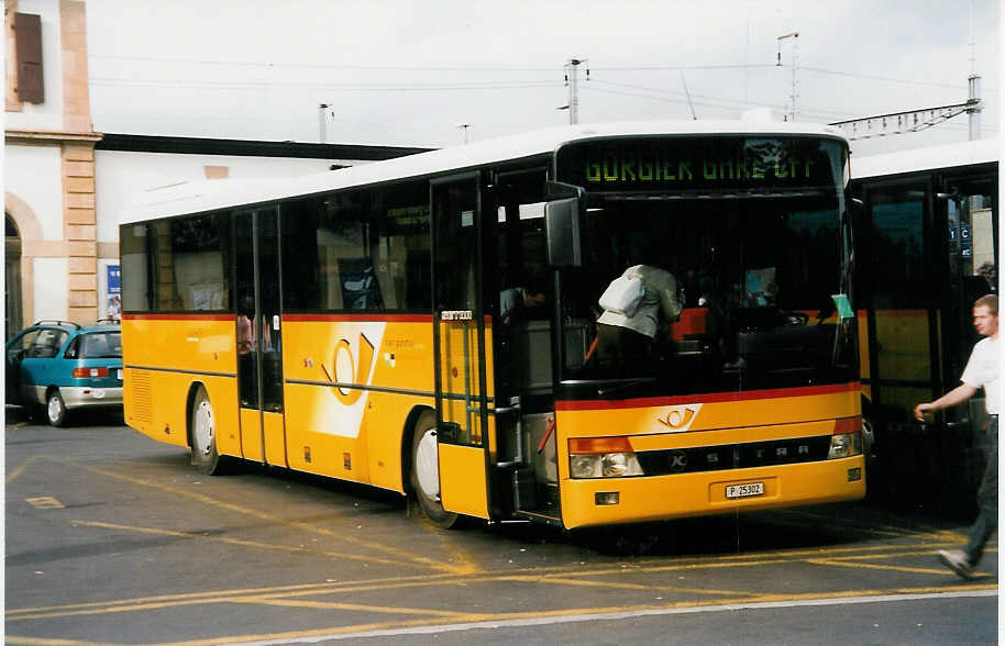 (033'820) - PTT-Regie - P 25'302 - Setra am 7. Juli 1999 beim Bahnhof Yverdon