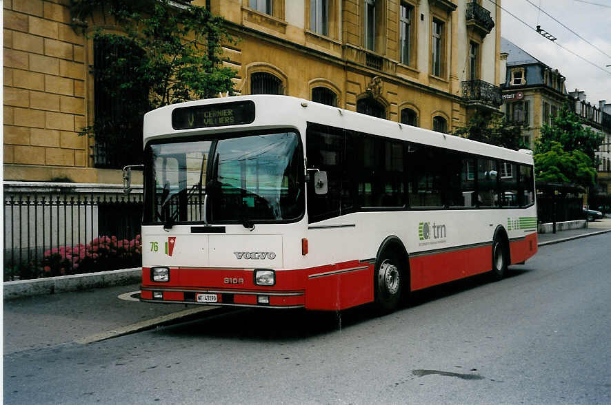 (034'010) - VR La Chaux-de-Fonds - Nr. 76/NE 43'190 - Volvo/Lauber am 10. Juli 1999 in Neuchtel, Place Pury