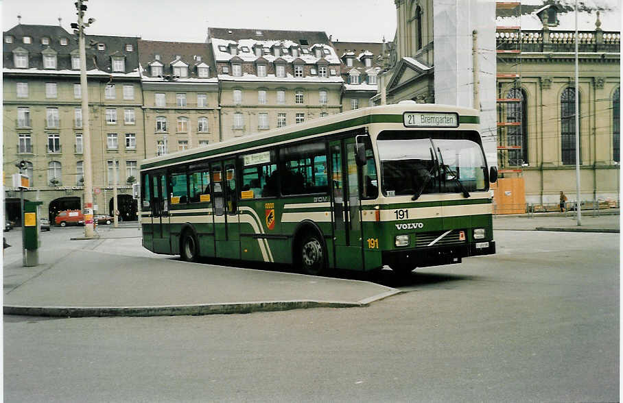 (037'905) - SVB Bern - Nr. 191/BE 451'191 - Volvo/Gangloff am 26. November 1999 beim Bahnhof Bern