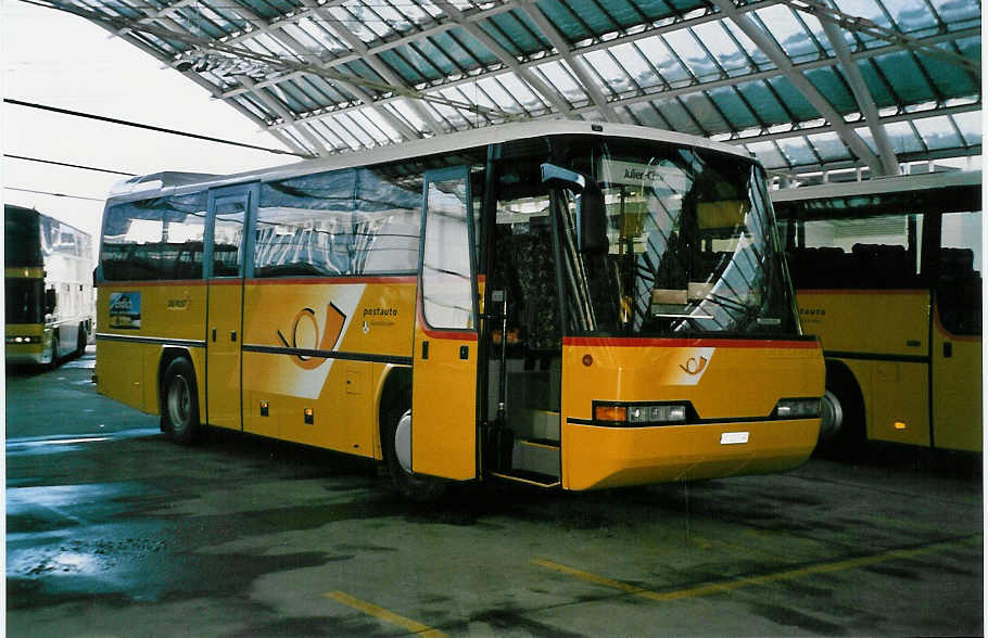 (038'416) - PTT-Regie - P 23'709 - Neoplan am 1. Januar 2000 in Chur, Postautostation