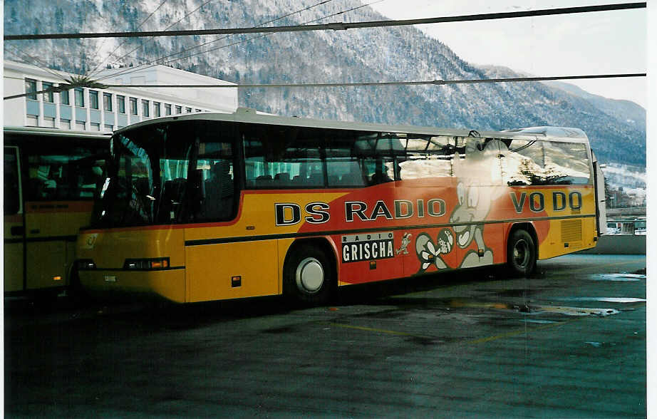 (038'604) - PTT-Regie - P 25'134 - Neoplan am 1. Januar 2000 in Chur, Postautostation