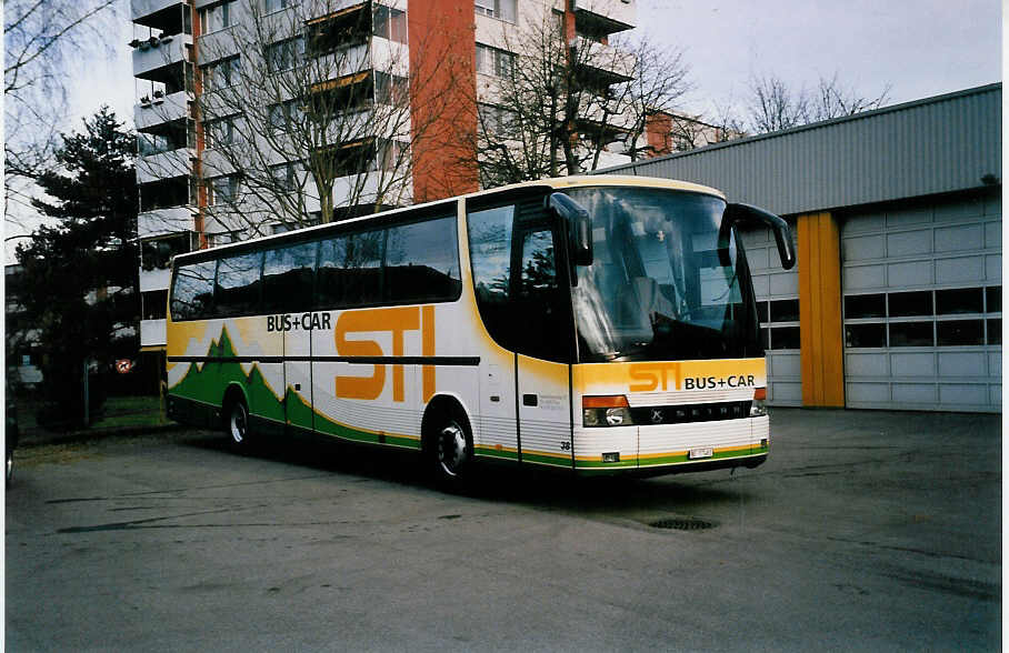 (039'330) - STI Thun - Nr. 38/BE 57'461 - Setra (ex AvH Heimenschwand Nr. 8) am 25. Februar 2000 in Thun, Garage