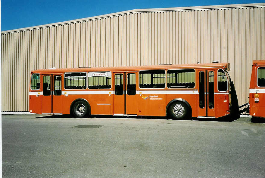 (040'110) - ZVB Zug - Nr. 22/ZG 3372 - FBW/Tscher am 8. April 2000 in Zug, Garage