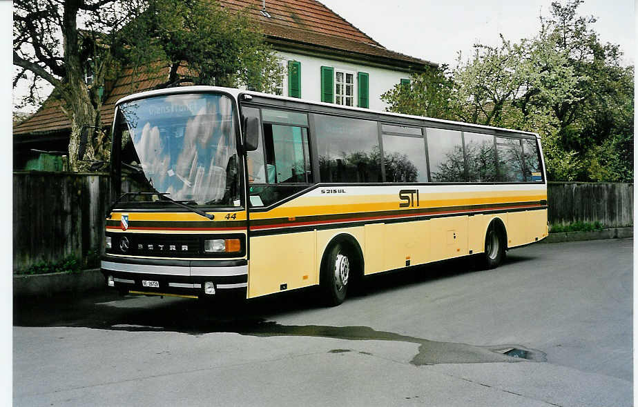 (040'236) - STI Thun - Nr. 44/BE 26'729 - Setra (ex AGS Sigriswil) am 19. April 2000 in Thun, Garage