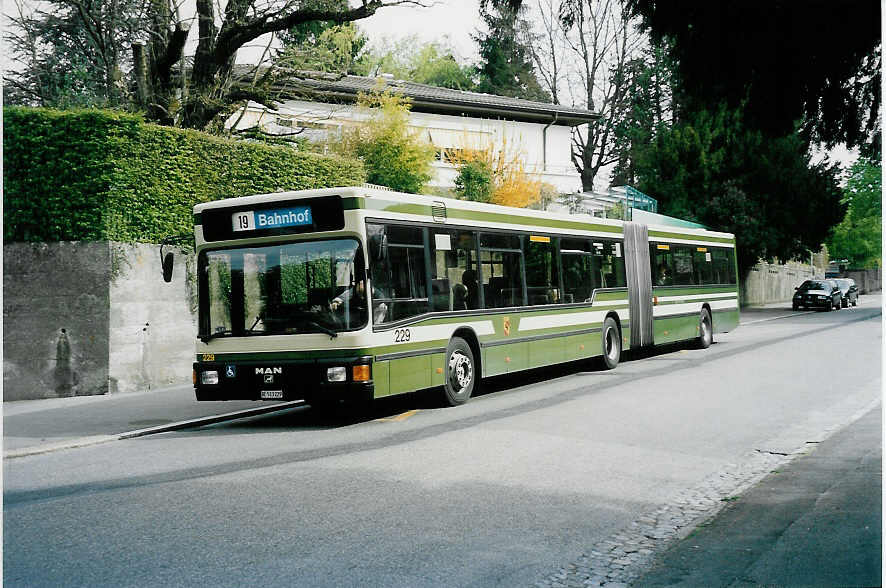 (040'401) - SVB Bern - Nr. 229/BE 513'229 - MAN am 23. April 2000 in Bern, Tierpark