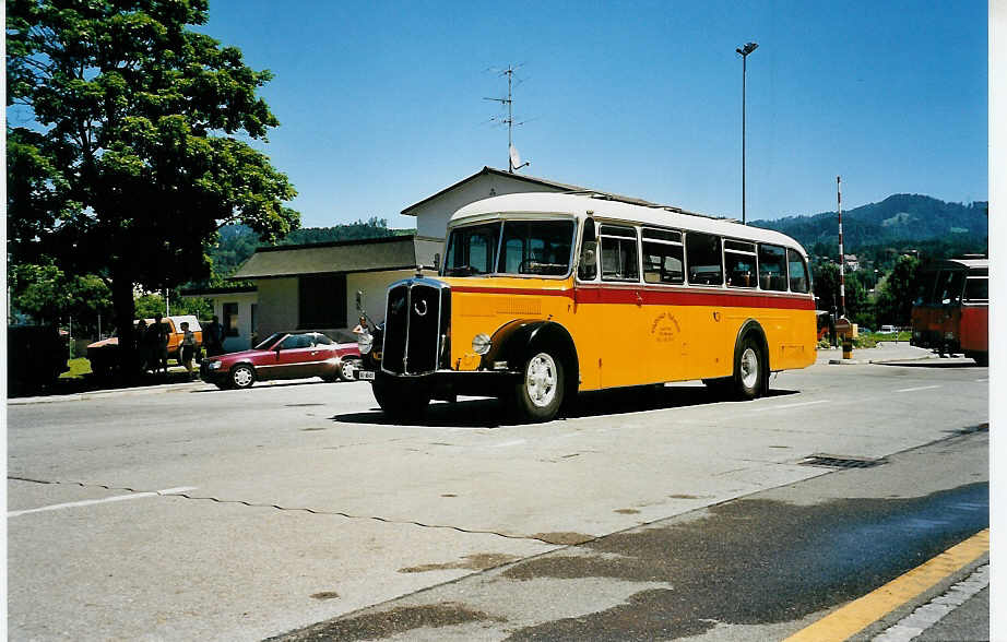 (041'220) - Klin, Mriken - AG 15'457 - Saurer/Tscher (ex Furrer, Schmidrti) am 18. Juni 2000 in Hinwil, AMP