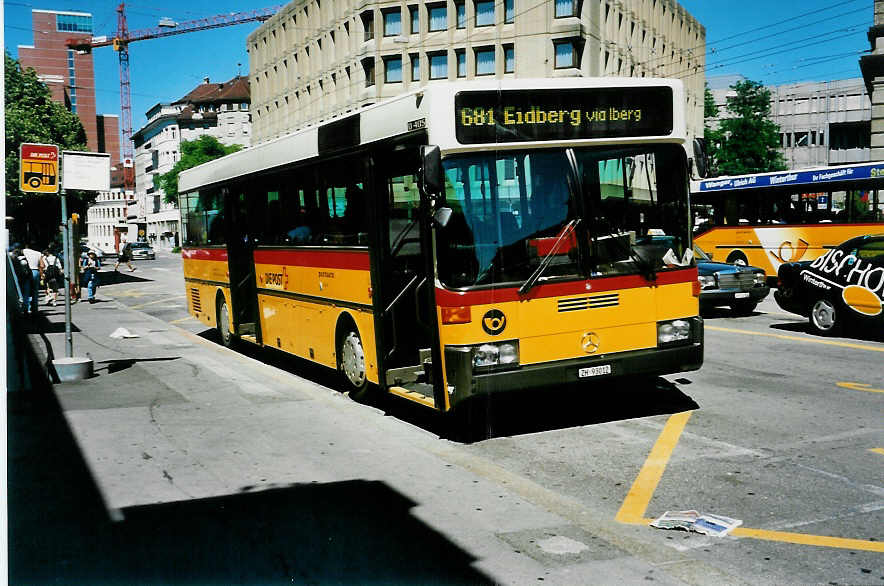 (041'515) - Steiger, Schlatt - ZH 93'012 - Mercedes am 19. Juni 2000 beim Hauptbahnhof Winterthur