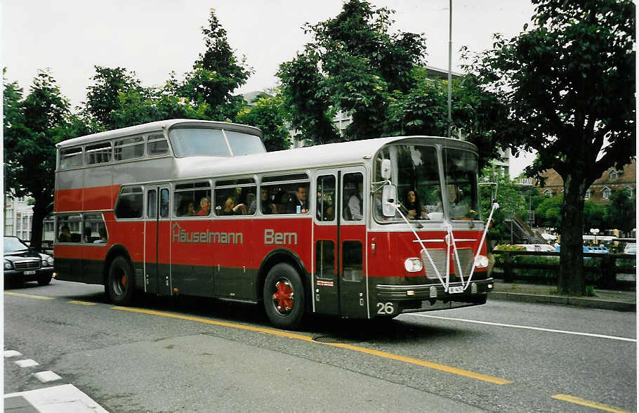 (042'334) - Huselmann, Bern - Nr. 26/BE 9475 - FBW/Vetter-R&J Anderthalbdecker (ex AFA Adelboden Nr. 9) am 5. August 2000 in Thun, Maulbeerplatz