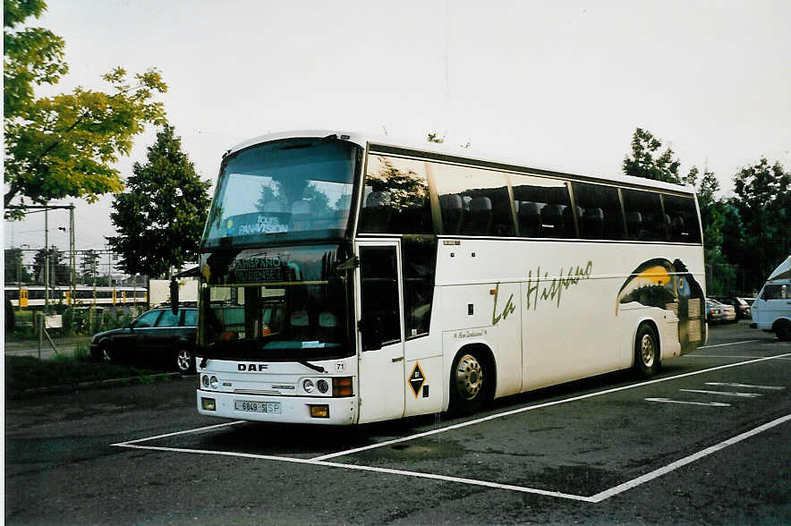 (042'402) - Aus Spanien: La Hispano, Salt-Girona - Nr. 71/L 6849 S - DAF am 7. August 2000 in Thun, Seestrasse