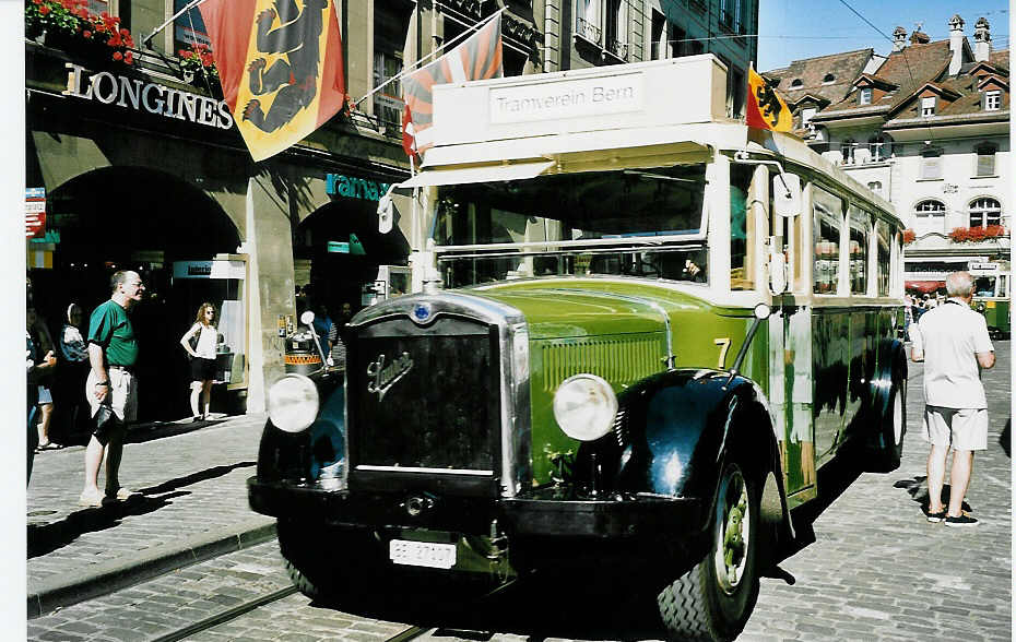 (042'506) - SVB Bern (TVB) - Nr. 7/BE 27'107 - Saurer/R&Str. am 12. August 2000 in Bern, Brenplatz