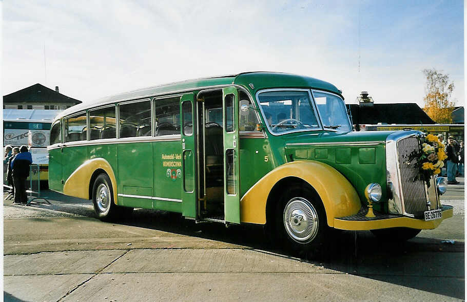 (043'714) - STI Thun - Nr. 15/BE 26'776 - Saurer/Gangloff (ex AvH Heimenschwand Nr. 5) am 5. November 2000 in Thun, Expo