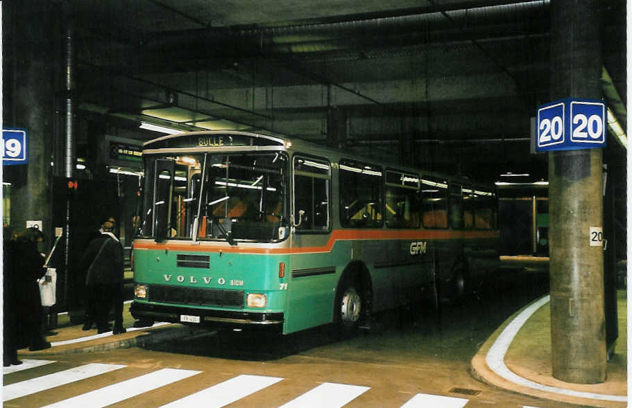 (043'924) - GFM Fribourg - Nr. 71/FR 410 - Volvo/Hess am 25. November 2000 in Fribourg, Busbahnhof