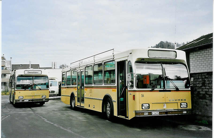 (044'534) - STI Thun - Nr. 54/BE 396'554 - Saurer/R&J am 10. Januar 2001 in Thun, Garage