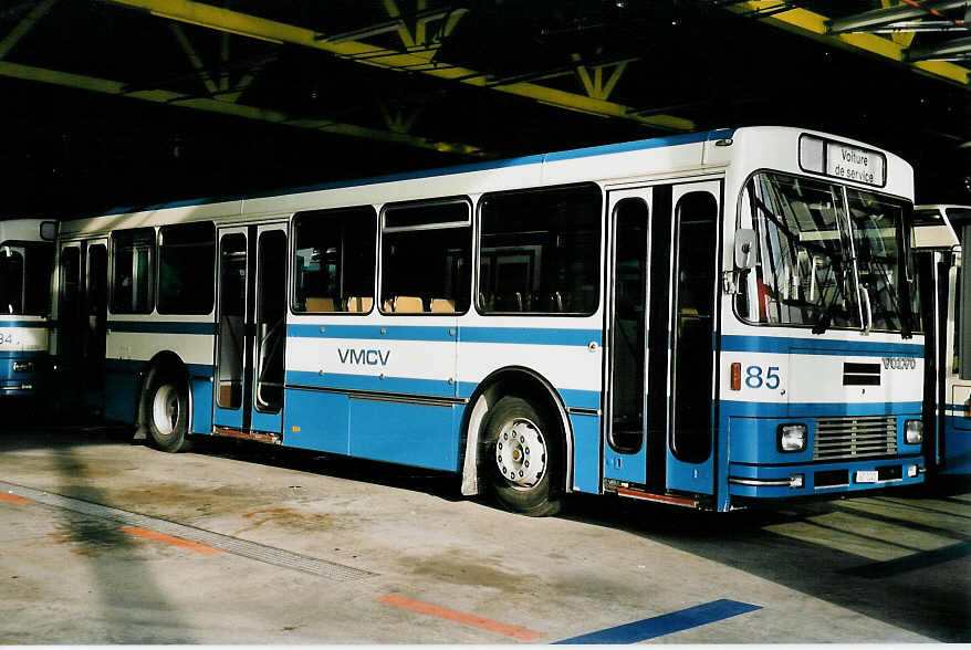 (044'934) - VMCV Clarens - Nr. 85/VD 1241 - Volvo/Lauber am 20. Februar 2001 in Clarens, Garage