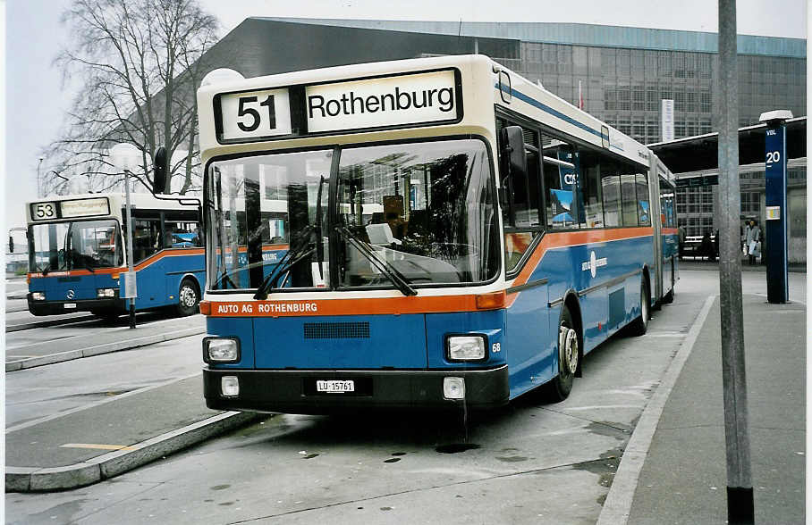 (045'836) - AAGR Rothenburg - Nr. 68/LU 15'761 - MAN am 23. April 2001 beim Bahnhof Luzern