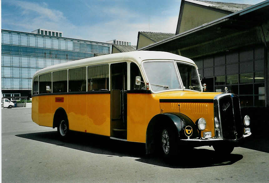 (047'703) - Wetli, Maschwanden - Saurer/R&J (ex Schmid, Buchs/ZH; ex Tschannen, Zofingen Nr. 3) am 10. Juli 2001 in Zug, Garage ZVB