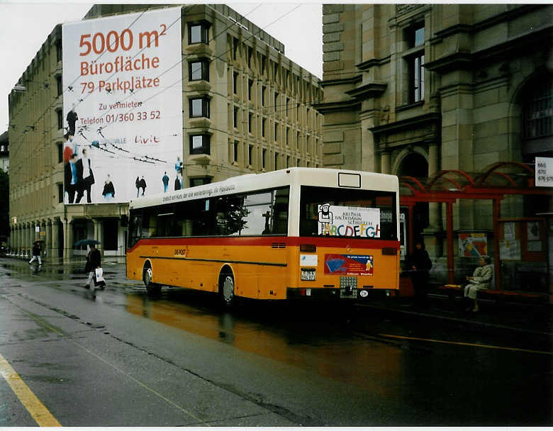 (048'437) - Moser, Flaach - Nr. 5/ZH 594'873 - Mercedes am 18. Juli 2001 beim Hauptbahnhof Winterthur