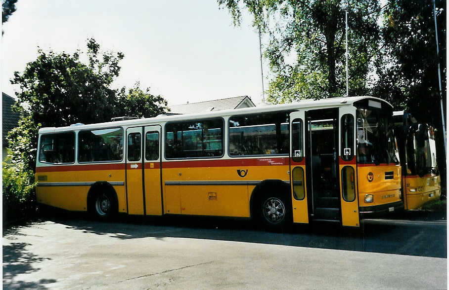 (049'518) - Engeloch, Riggisberg - Nr. 5/BE 447'406 - Saurer/Tscher (ex P 25'668) am 27. August 2001 in Riggisberg, Garage