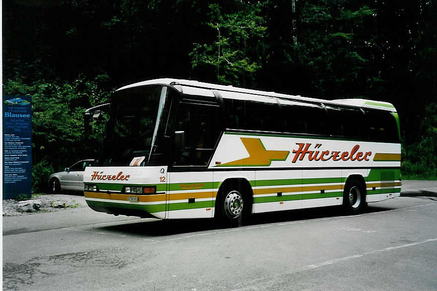 (049'626) - Hrzeler, Dietikon - Nr. 12/ZH 580'805 - Neoplan am 9. September 2001 beim Blausee