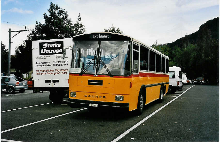 (049'634) - Selfors, Meiringen - BE 260 - Saurer/Tscher (ex P 24'236) am 11. September 2001 in Thun, Seestrasse