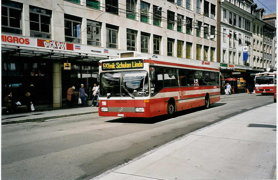 (049'917) - VB Biel - Nr. 118/BE 512'118 - Mercedes am 1. Oktober 2001 in Biel, Guisanplatz