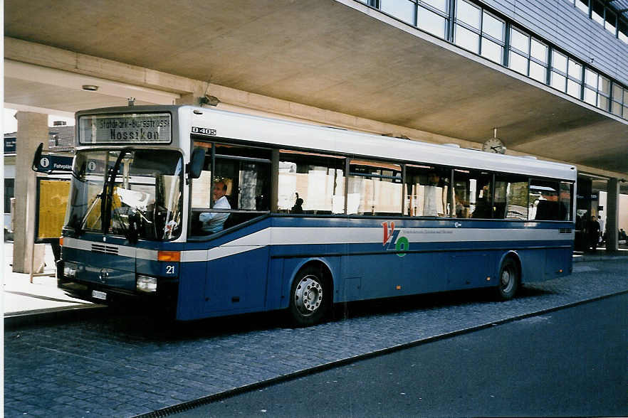 (050'023) - VZO Grningen - Nr. 21/ZH 167'321 - Mercedes am 6. Oktober 2001 beim Bahnhof Uster