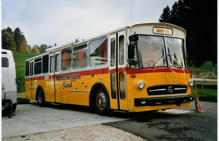 (050'233) - SBE Mettleneggen, Wattenwil - Mercedes/R&J (ex Frommelt, FL-Vaduz) am 16. Oktober 2001 in Les Breuleux, Camping Les Cerneux