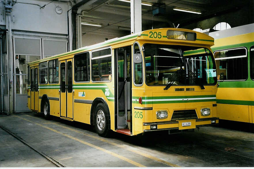 (050'317) - TN Neuchtel - Nr. 205/NE 84'205 - FBW/Hess am 17. Oktober 2001 in Neuchtel, Dpt