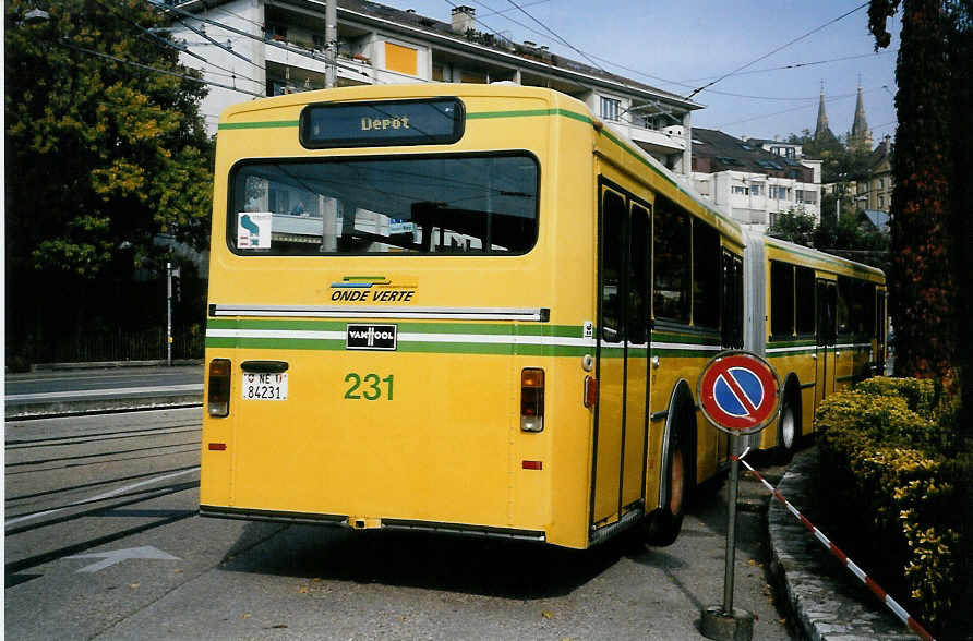 (050'320) - TN Neuchtel - Nr. 231/NE 84'231 - Volvo/Van Hool am 17. Oktober 2001 in Neuchtel, Dpt