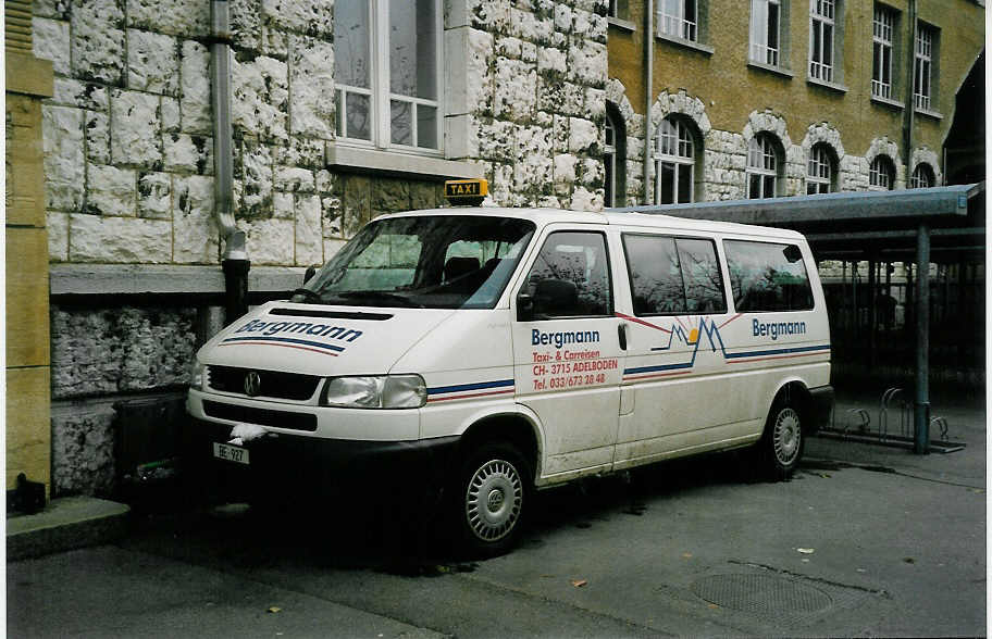 (050'535) - Bergmann, Adelboden - BE 927 - VW am 11. November 2001 in Thun, Stockhornstrasse