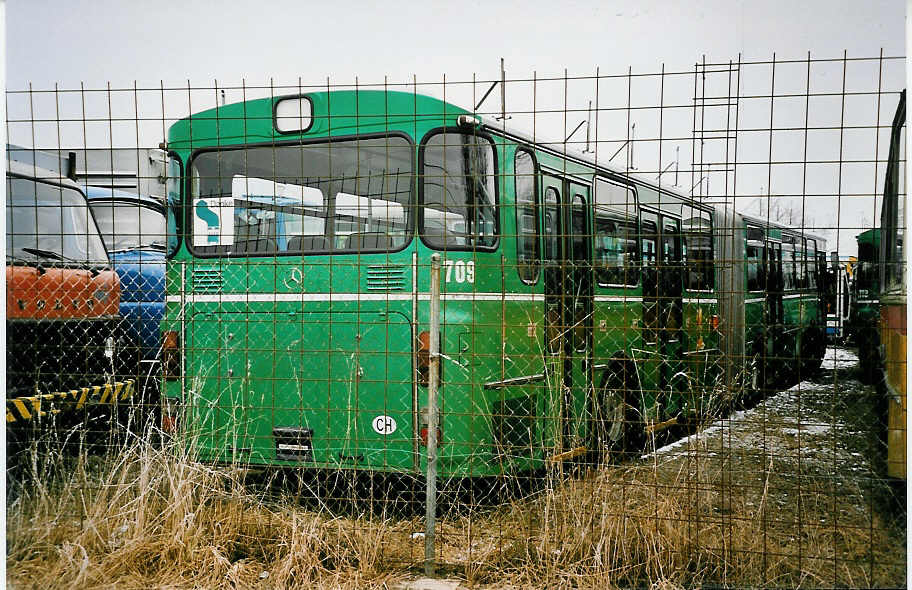 (051'517) - BVB Basel - Nr. 709 - Mercedes am 7. Januar 2002 in Herzogenbuchsee, Heiniger