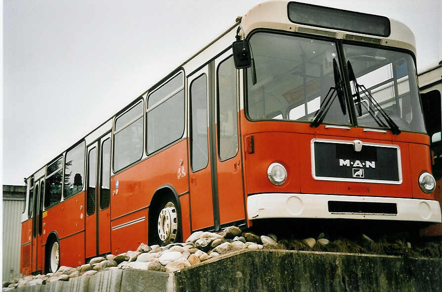 (051'524) - TL Lausanne - Nr. 360 - MAN am 7. Januar 2002 in Btzberg, Heiniger