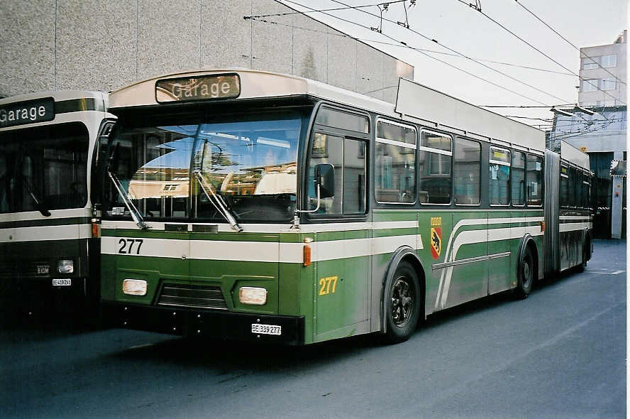 (051'922) - SVB Bern - Nr. 277/BE 339'277 - FBW/Hess-R&J am 4. Februar 2002 in Bern, Eigergarage