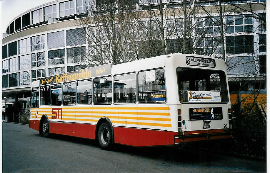 (052'131) - STI Thun - Nr. 26/BE 419'025 - Volvo/R&J (ex SAT Thun Nr. 26) am 20. Februar 2002 bei der Schifflndte Thun