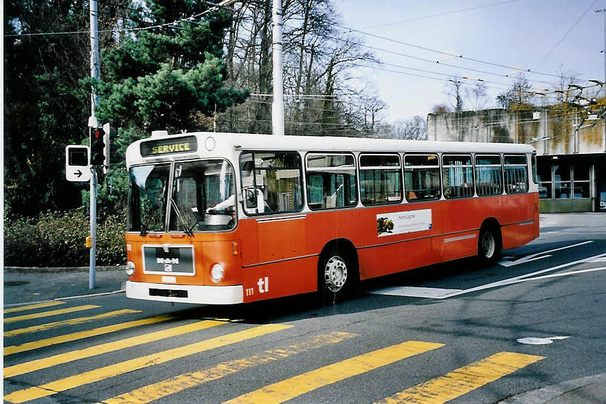 (052'402) - TL Lausanne - Nr. 111/VD 1431 - MAN am 17. Mrz 2002 in Lausanne, Dpt Borde