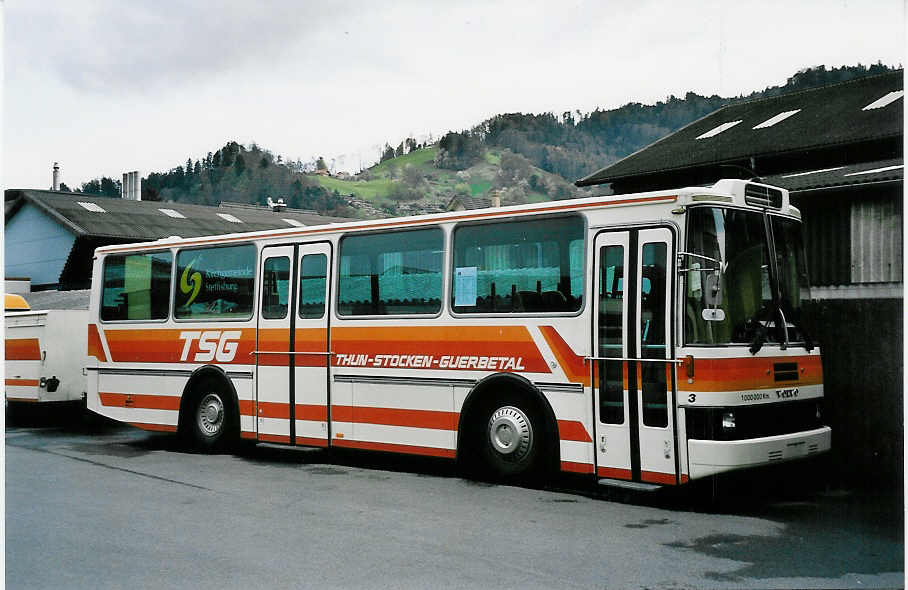 (053'210) - Kirchgemeinde, Steffisburg - Volvo/R&J (ex STI Thun Nr. 3; ex TSG Blumenstein Nr. 3) am 20. April 2002 in Thun, Garage STI 