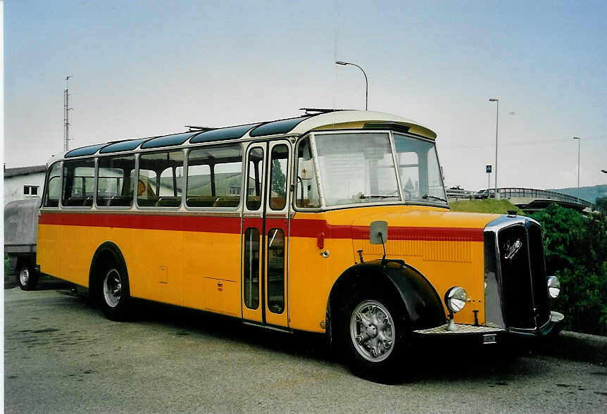 (054'134) - Zwahlen, Cornaux - Saurer/Lauber am 22. Juni 2002 in Cornaux, Htel du Soleil