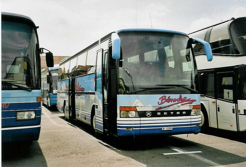 (054'420) - Broche, Boudry - NE 52'888 - Setra am 15. Juli 2002 in Biel, Terminal B