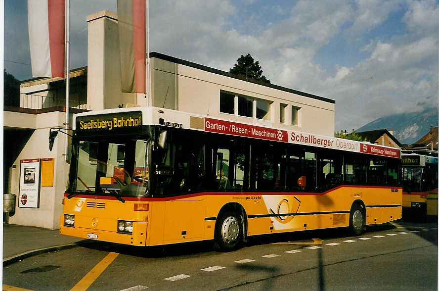 (054'513) - Thepra, Stans - Nr. 16/NW 5276 - Mercedes am 22. Juli 2002 beim Bahnhof Stans