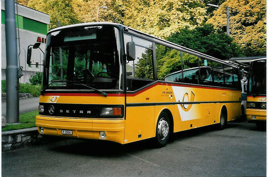 (054'717) - PTT-Regie - P 25'034 - Setra am 22. Juli 2002 in Lugano, Garage TPL