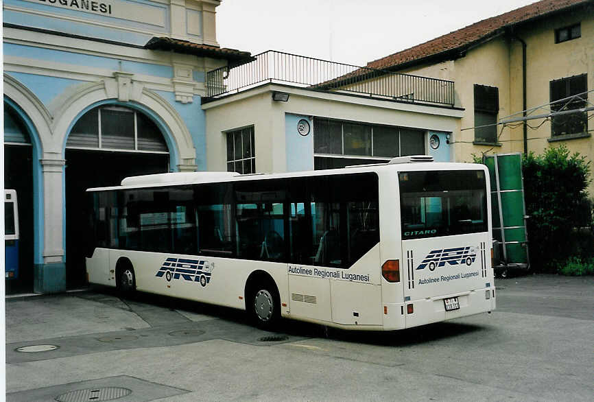 (054'807) - ARL Tesserete - Nr. 11/TI 118'311 - Mercedes am 23. Juli 2002 in Lugano, Garage