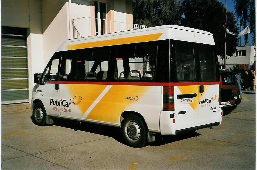 (056'213) - PTT-Regie - P 21'106 - Fiat am 29. September 2002 in Yverdon, Garage