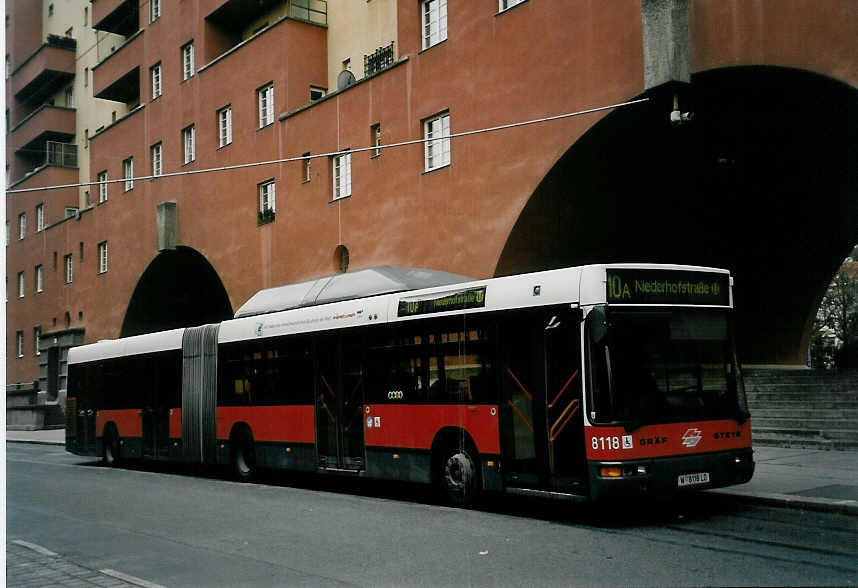 (056'622) - Wiener Linien - Nr. 8118/W 8118 LO - Grf/Steyr am 9. Oktober 2002 in Wien, Heiligenstadt